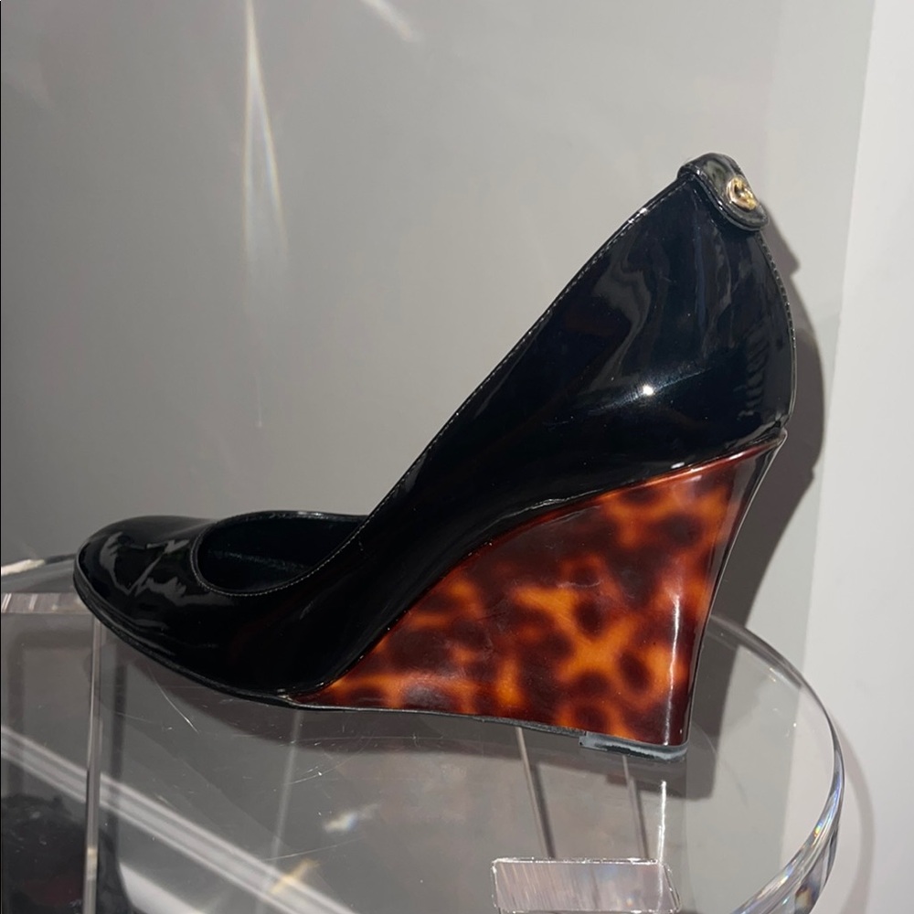 Gucci Black Patent Leather Wedge Pumps with Tortoiseshell Heel